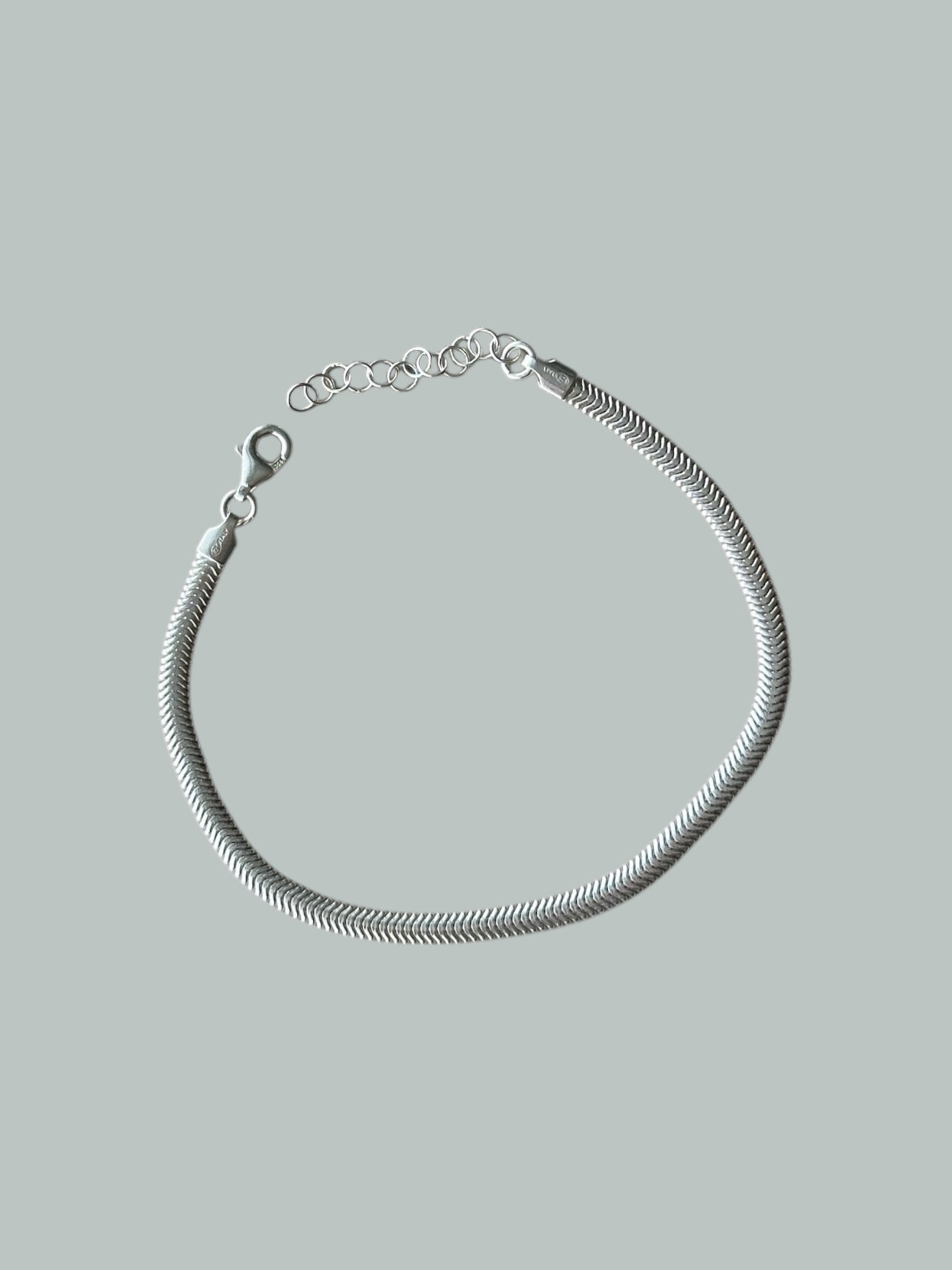 “Como” – 925 sterling silver, flat link design
