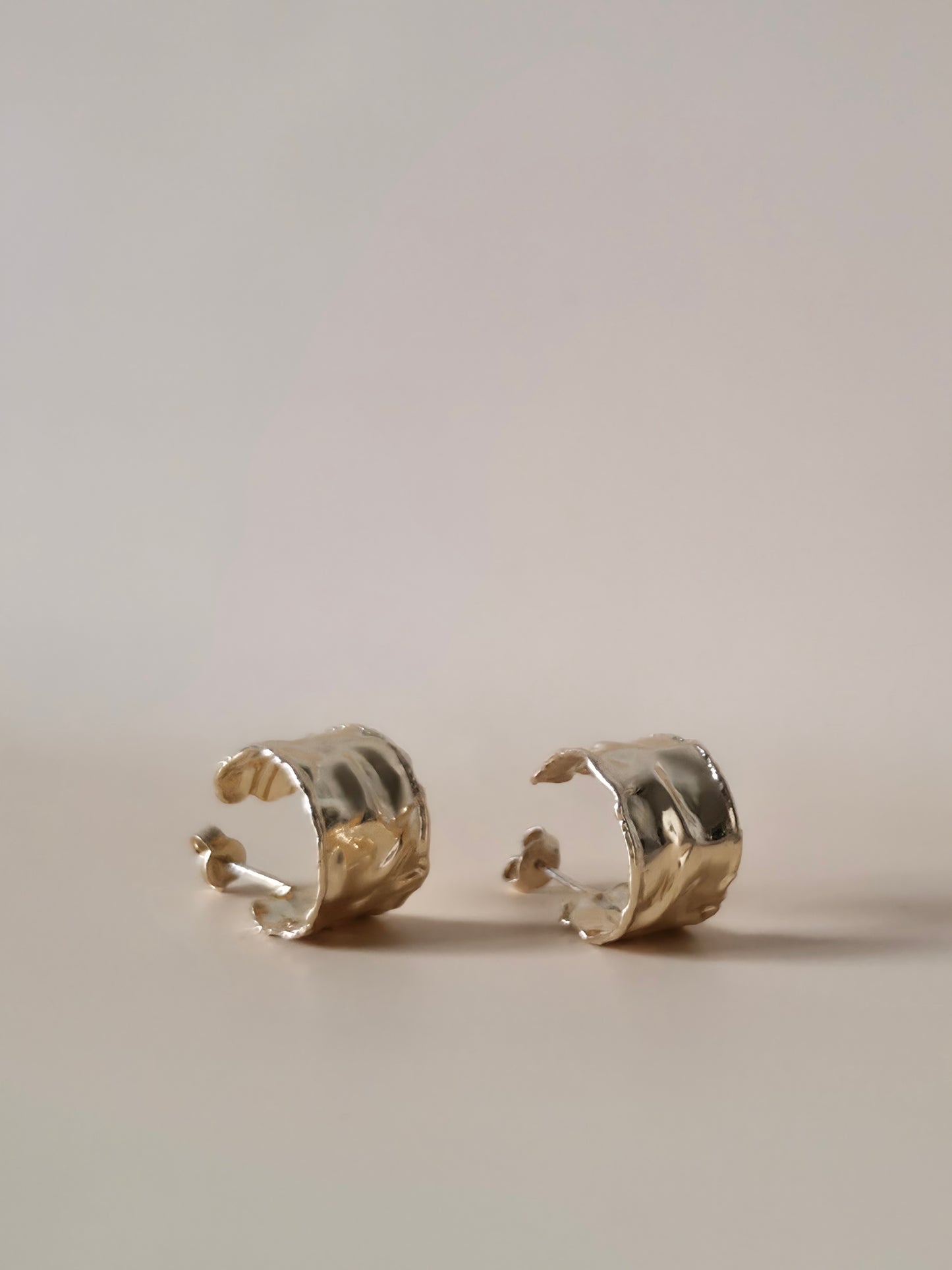 "MAREA" Vergoldete Creolen aus 925 Sterlingsilber