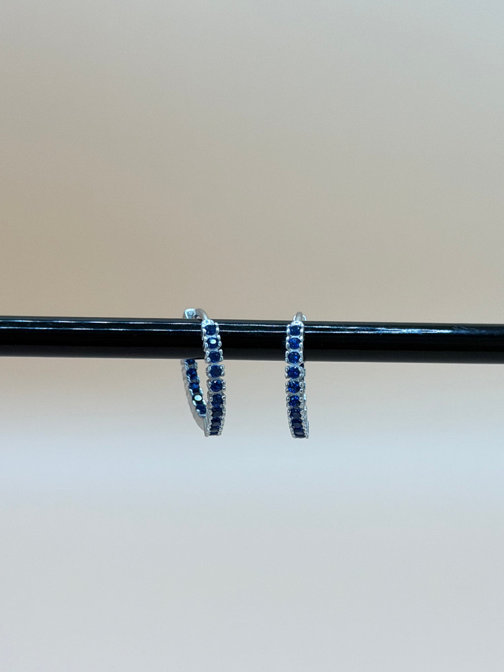 "CELESTIA" Creolen aus 925 Sterlingsilber mit blauen Zirkonen