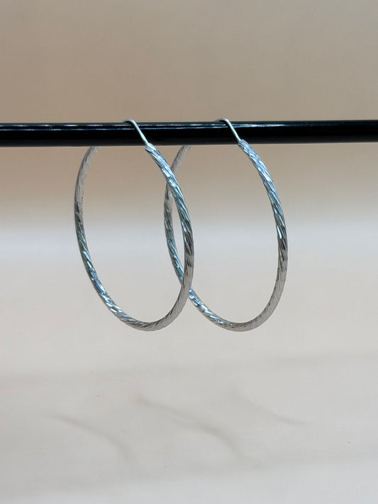 "RIFLESSO" Gedrehte Creolen aus 925 Sterling Silber