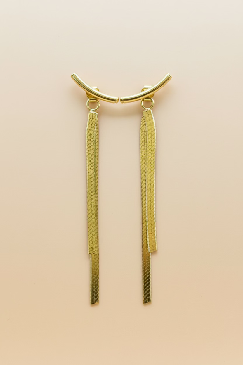 "SOSPIRA" Vergoldeter Ear Cuff aus 925 Sterlingsilber mit pendelnden Ketten