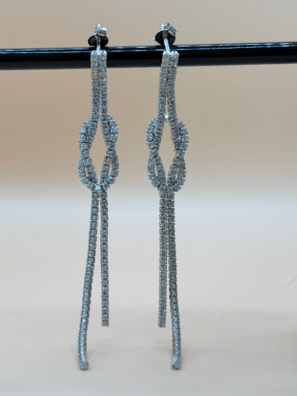 "INFINITA" Ohrhänger aus 925 Sterlingsilber mit weissen Zirkonen