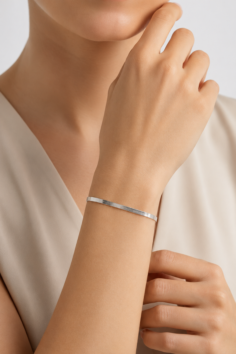 Arona – Flaches Herringbone-Armband